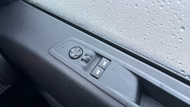 Peugeot Expert E-L2 100kW 75kWh Professional Van Auto